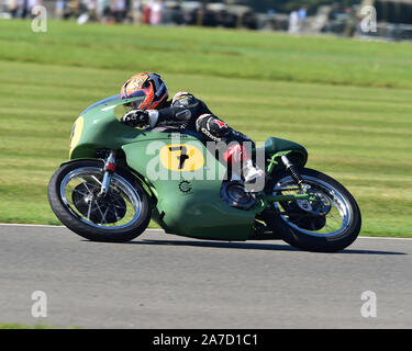 Duncan Fitchett, Jeremy McWilliams, Norton Manx 30 M, Barry Sheene Memorial Trophy, Goodwood Revival 2019, September 2019, Rundstrecke, Classic, Kom Stockfoto