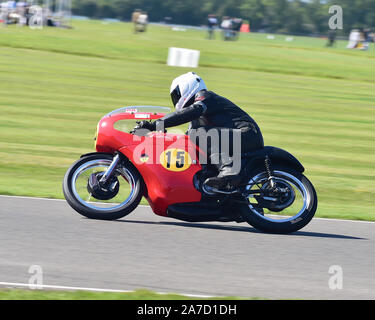 Alex George, Derek Bunning, Matchless G50, Barry Sheene Memorial Trophy, Goodwood Revival 2019, September 2019, Rundstrecke, Classic, Wettbewerb, Stockfoto