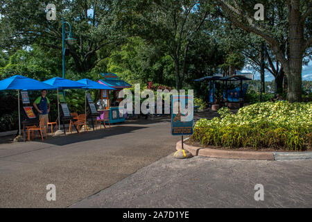 Orlando, Florida. Oktober 29, 2019. Gesicht Farbe und Karikaturen in Seaworld Stockfoto