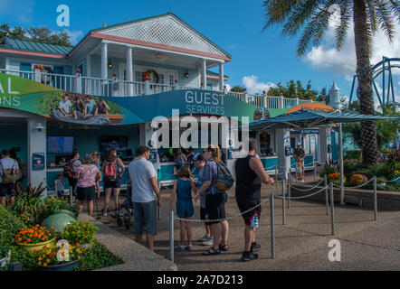 Orlando, Florida. Oktober 29, 2019. Guest Services in Seaworld Stockfoto