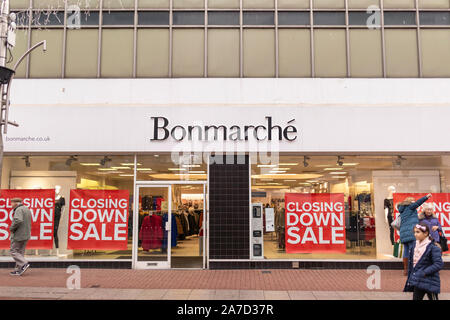 Southend On Sea, Großbritannien. 1 Nov, 2019. Bonmarche Store auf Southend High Street. Der Händler, der verkauft einen Fashion für Frauen über 50 und hat 318 Läden, in Schieflage gerieten nach einem anhaltend herausfordernden Handelsbedingungen und Cashflow Druck. Penelope Barritt/Alamy leben Nachrichten Stockfoto