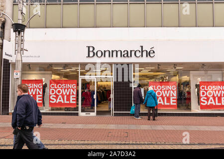 Southend On Sea, Großbritannien. 1 Nov, 2019. Bonmarche Store auf Southend High Street. Der Händler, der verkauft einen Fashion für Frauen über 50 und hat 318 Läden, in Schieflage gerieten nach einem anhaltend herausfordernden Handelsbedingungen und Cashflow Druck. Penelope Barritt/Alamy leben Nachrichten Stockfoto