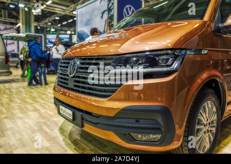 BERN, SCHWEIZ - Oktober 26, 2019: Präsentation der neuen Volkswagen Wohnmobil auf Schweizer Caravan Salon Stockfoto