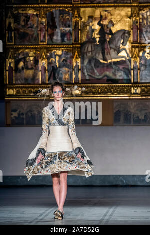 Guo Pei die erste Runway Show in Großbritannien, inszeniert zum 20 ...