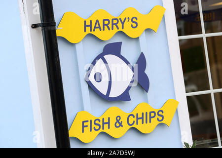 Allgemeine Ansichten von Harry's Fish and Chip Shop in Chichester, West Sussex, UK. Stockfoto