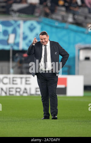 Steve Hansen, Trainer von Neuseeland Gruß vor der Rugby-WM bronze Finale zwischen Neuseeland und Wales in Tokio, Japan, am 1. November 2019. (Foto von Flor Tan Jun/Espa-Images) Stockfoto