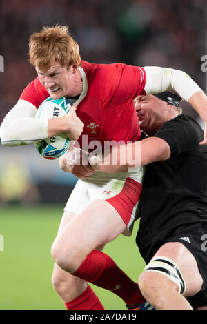 Rhys Patchell von Wales läuft mit dem Ball während der Rugby-weltmeisterschaft bronze Finale zwischen Neuseeland und Wales in Tokio, Japan, am 1. November 2019. (Foto von Flor Tan Jun/Espa-Images) Stockfoto