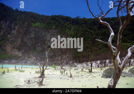 See in Berg - Kawah Putih, Ciwidey, Bandung, West Java, Indonesien Stockfoto