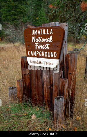 Umatilla Gabeln Campingplatz anmelden, Umatilla National Forest, Oregon Stockfoto