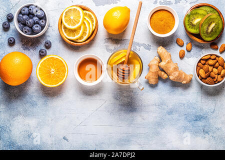 Gesunde produkte für Immunität steigern und Erkältungsmittel, Ansicht von oben. Stockfoto