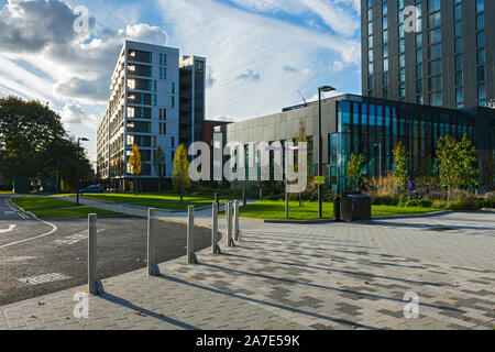 Die dreifaltigkeit Court Apartment Gebäude und das Crown Plaza Hotel Staybridge Suites Gebäude, höhere Cambridge Street, Manchester, UK Stockfoto