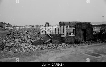 Eine Industriebrache lanscape im dearne Tal in der Nähe von Rotherham in South Yorkshire in 1983. Die meisten der Schwerindustrie in der Gegend. Stockfoto