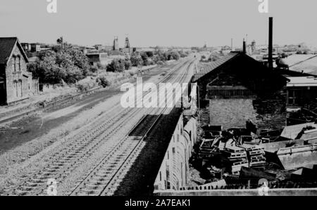 Eine Kohlegrube und zugehörigen Schwerindustrie in der dearne Valley, South Yorkshire in 1983. Die Kohle und die meisten der Industrie hat seit dem geschlossen worden. Stockfoto