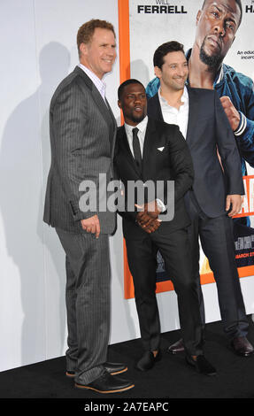 LOS ANGELES, Ca - 25. MÄRZ 2015: Will Ferrell (links), Kevin Hart & Direktor Etan Cohen am Los Angeles Premiere ihres Films 'harten' an der TCL Chinese Theater, Hollywood. © 2015 Paul Smith/Featureflash Stockfoto