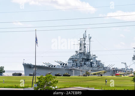 Mobile, USA - 24. April 2018: Blick auf die USS Alabama BB-60 ist ein pensionierter Kriegsschiff Kriegsschiff Schiff der Marine Stockfoto