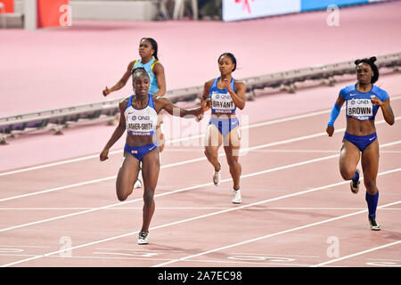 Dina Asher-Smith (Großbritannien, Gold). Brittany Braun (USA, Silber), Dezerea Bryant (USA), Tynia Gaither (Bahamas). 200 m Finale. IAAF Leichtathletik WM, Doha 2019 Stockfoto