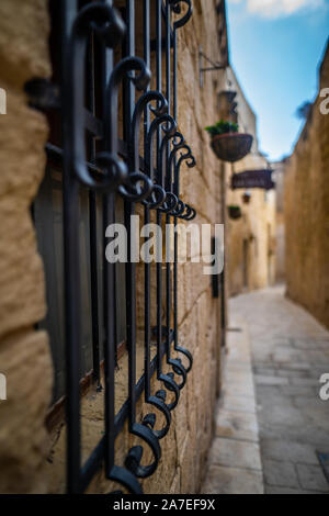 Details alten Straßen Gassen Mdinas alte Architektur Reisen Lage Kalksteinwänden Stockfoto