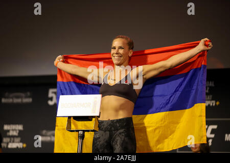 New York, NEW YORK, Estados Unidos. 1 Nov, 2019. Katlyn Chookagian Durante pesagem UFC 244 keine Madsion Square Garden na Cidade de Nova York nesta Sexta-Feira, 01. A Luta acontece no sÃ¡Bado, 02. Credit: Vanessa Carvalho/ZUMA Draht/Alamy leben Nachrichten Stockfoto