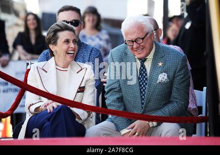 Los Angeles, CA. 1 Nov, 2019. Vin Di Bona an der Induktion Zeremonie für Stern auf dem Hollywood Walk of Fame für Harry Friedman, Hollywood Boulevard, Los Angeles, CA 1. November 2019. Quelle: Michael Germana/Everett Collection/Alamy leben Nachrichten Stockfoto