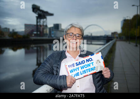 Glasgow, UK. 2. November 2019. Im Bild: Annie Wells MSP-Schottischen Konservativen und Unionist Party Mitglied für psychische Gesundheit, öffentliche Gesundheit und Gleichheit am Ufer des Flusses Clyde in Glasgow gesehen. Credit: Colin Fisher/Alamy leben Nachrichten Stockfoto