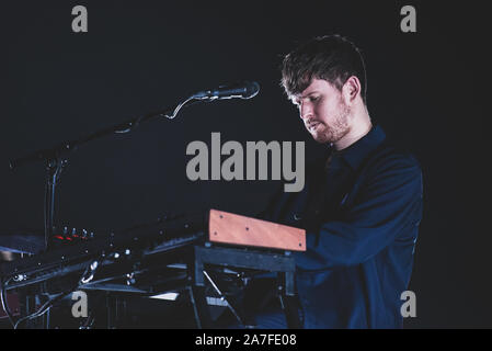 Turin, Italien. 02 Nov, 2019. Der englische Produzent, Sänger und Songwriter James Blake live auf der Bühne im Club Club Festival 2019. (Foto von Alessandro Bosio/Pacific Press) Quelle: Pacific Press Agency/Alamy leben Nachrichten Stockfoto