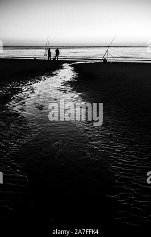 Strand Angeln auf dem SOLENT Stockfoto