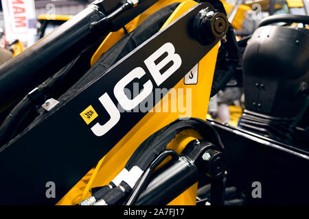 Kielce, Polen, 16. März 2019: JCB Zeichen auf eine schwere Maschinen. J.C. Bamford Excavators Ltd. ist ein britischer Hersteller von schweren industriellen und Agricult Stockfoto