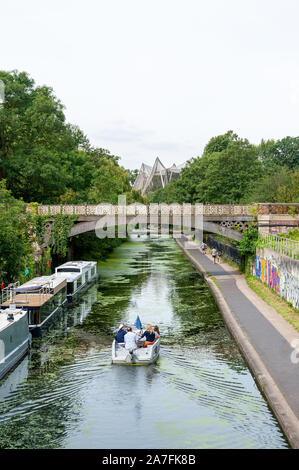 London, Großbritannien. 08-03-2019. Regent's Canal ist ein Teil des Regent's Park im Stadtzentrum. Stockfoto