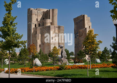 Ruinen von Tor zu Ak Saray Palace, Shahrisabz, Usbekistan, in Zentralasien Stockfoto