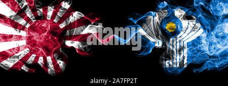 Japan Rising Sun Marine vs Commonwealth smoky mystic Staaten Flaggen nebeneinander gestellt. Dicke farbige seidig Reisen abstract raucht Banner Stockfoto