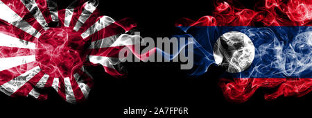 Japan Rising Sun Marine vs Laos smoky mystic Staaten Flaggen nebeneinander gestellt. Dicke farbige seidig Reisen abstract raucht Banner Stockfoto