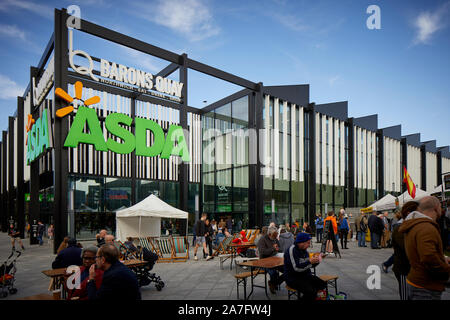 Northwich, Chesire Markt Stadt modern Barons Quay Shopping Centre mit großen ASDA Superstore Stockfoto