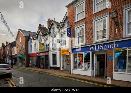 Stadt Knutsford, Cheshire. Wh Smiths auf der Princess Street Stockfoto