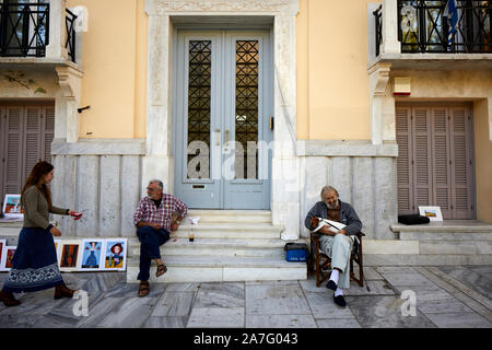 Athen, die Hauptstadt Griechenlands Apostolou Pavlou Fußgängerzone beliebt bei Touristen Stockfoto