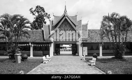 Dass inghang stupa Tempel Laos Architektur Eingang schwarz weiß Stockfoto