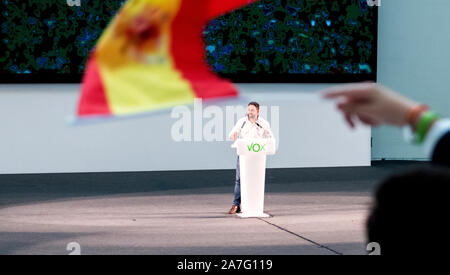 Oviedo, Spanien. 2. September, 2019. Santiago Abascal, Spanischen politischen und Führer der rechtsextremen Partei "VOX", spricht während einer Rede der politischen Partei während der Wahlkampagne von November 2019 Spanisch allgemeine Wahl, im Palast der Kongresse am 2. September 2019 in Oviedo, Spanien. © David Gato/Alamy leben Nachrichten Stockfoto