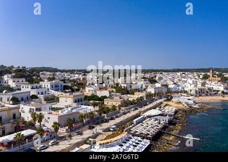 Luftaufnahme, Blick auf die Stadt mit Strand, Santa Maria di Leuca, Provinz Lecce, Halbinsel Salento, Apulien, Italien Stockfoto