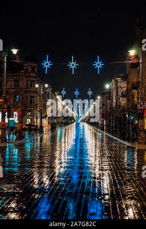 Gediminas Avenue in Vilnius ist für Weihnachten dekoriert Stockfoto