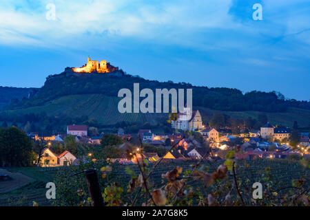 Falkenstein: Falkenstein Burg, Stadt, Weinberg in Österreich, Niederösterreich, Weinviertel, Niederösterreich Stockfoto