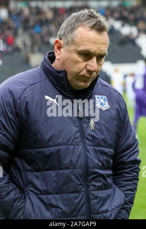 Milton Keynes, UK. 02 Nov, 2019. Tranmere Rovers manager Micky Mellon während der ersten Hälfte des Himmels Wette Liga eine Übereinstimmung zwischen MK Dons und Tranmere Rovers bei Stadion MK, Milton Keynes am Samstag, den 2. November 2019. (Credit: John cripps | MI Nachrichten) das Fotografieren dürfen nur für Zeitung und/oder Zeitschrift redaktionelle Zwecke verwendet werden, eine Lizenz für die gewerbliche Nutzung Kreditkarte erforderlich: MI Nachrichten & Sport/Alamy leben Nachrichten Stockfoto