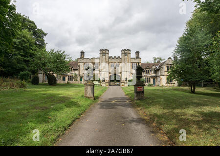 Die ehemaligen Großen Longstone Bahnhof aus 1863, Derbyshire, UK; heute Thornbridge im Freien, ein Abenteuer & Activity Center Stockfoto