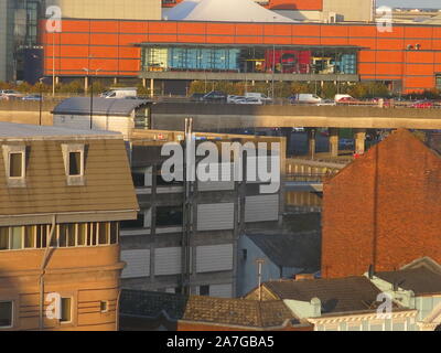 Die eindrucksvolle Aussicht auf die sonnige Belfast Skyline von der Aussichtsplattform am Victoria Square Shopping Center. Stockfoto