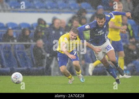 Cardiff, Wales, UK. 02 Nov, 2019. Während der Sky Bet Championship Match zwischen Cardiff City und Birmingham City an der Cardiff City Stadium, Cardiff am Samstag, den 2. November 2019. (Credit: Jeff Thomas | MI Nachrichten) das Fotografieren dürfen nur für Zeitung und/oder Zeitschrift redaktionelle Zwecke verwendet werden, eine Lizenz für die gewerbliche Nutzung Kreditkarte erforderlich: MI Nachrichten & Sport/Alamy leben Nachrichten Stockfoto