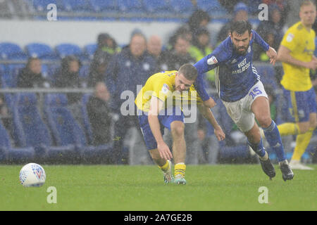 Cardiff, Wales, UK. 02 Nov, 2019. Während der Sky Bet Championship Match zwischen Cardiff City und Birmingham City an der Cardiff City Stadium, Cardiff am Samstag, den 2. November 2019. (Credit: Jeff Thomas | MI Nachrichten) das Fotografieren dürfen nur für Zeitung und/oder Zeitschrift redaktionelle Zwecke verwendet werden, eine Lizenz für die gewerbliche Nutzung Kreditkarte erforderlich: MI Nachrichten & Sport/Alamy leben Nachrichten Stockfoto