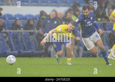 Cardiff, Wales, UK. 02 Nov, 2019. Während der Sky Bet Championship Match zwischen Cardiff City und Birmingham City an der Cardiff City Stadium, Cardiff am Samstag, den 2. November 2019. (Credit: Jeff Thomas | MI Nachrichten) das Fotografieren dürfen nur für Zeitung und/oder Zeitschrift redaktionelle Zwecke verwendet werden, eine Lizenz für die gewerbliche Nutzung Kreditkarte erforderlich: MI Nachrichten & Sport/Alamy leben Nachrichten Stockfoto