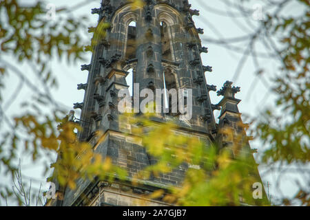 In Prag in der Tschechischen Republik, 02. November 2019 - Detail der Turm der Basilika von St. Peter und St. Paul in Vysehrad Stockfoto