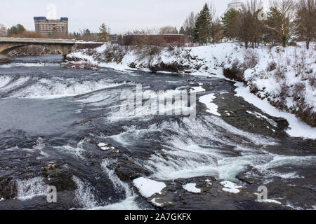 Spokane River im Winter in Spokane, Washington, USA Stockfoto