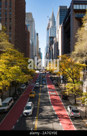 East 42. Straße geschossen von einer Überführung, Midtown Manhattan, NYC Stockfoto