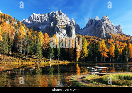 Sonnenuntergang alpine Landschaft über Antorno See in Cadini di Misurina, Dolomiten, Italien, Europa Stockfoto
