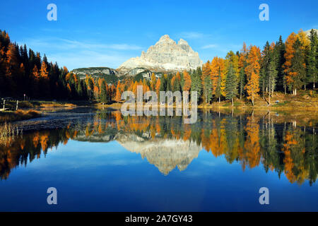 Sonnenuntergang alpine Landschaft über Antorno See in Cadini di Misurina, Dolomiten, Italien, Europa Stockfoto